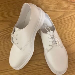 Barely Worn White Dr. Marten Oxford Shoes